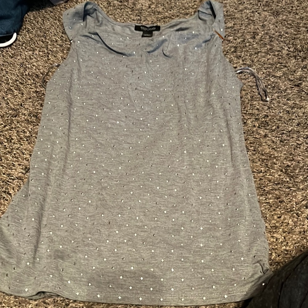 Large black house white market top.